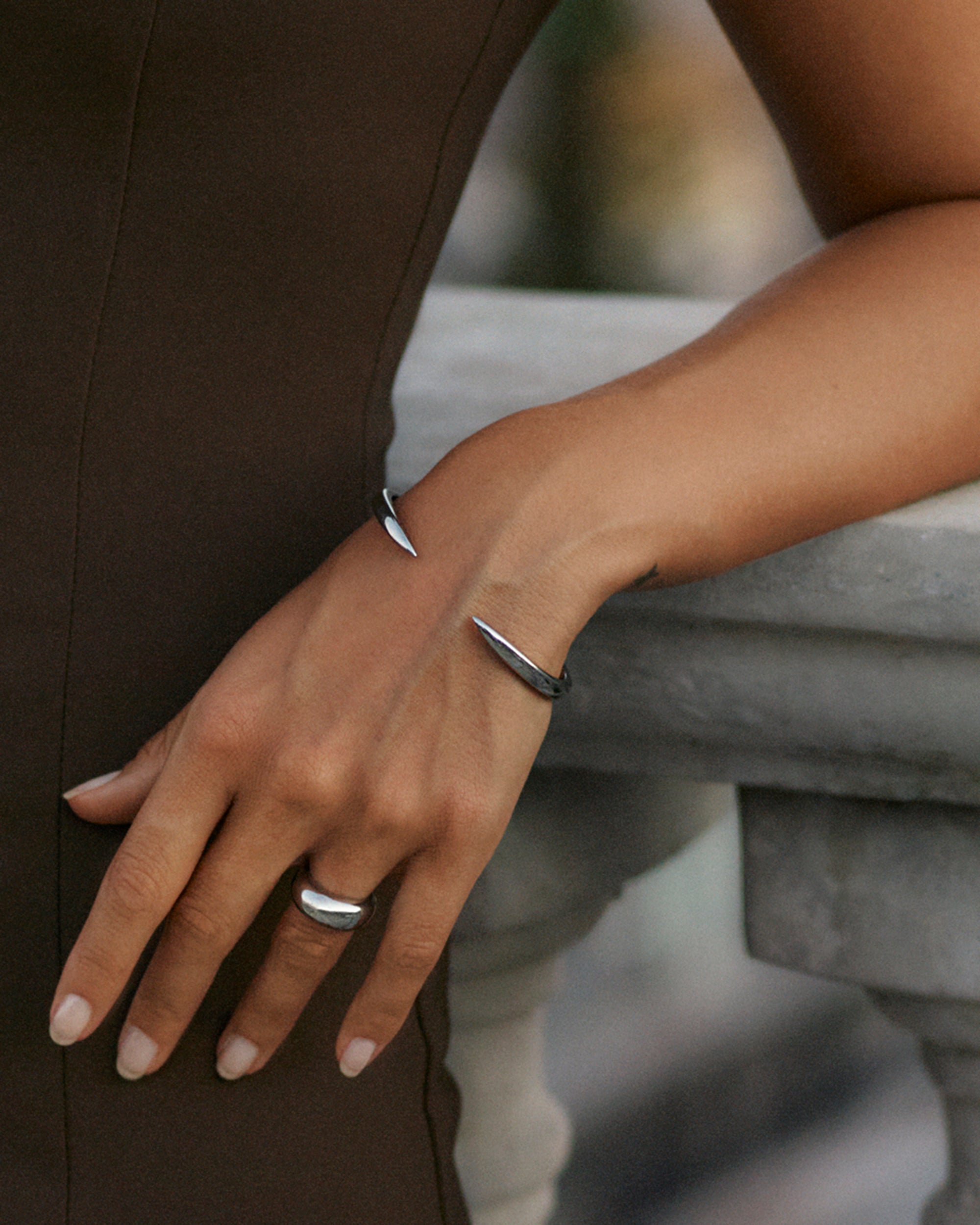 Crest Bangle Silver