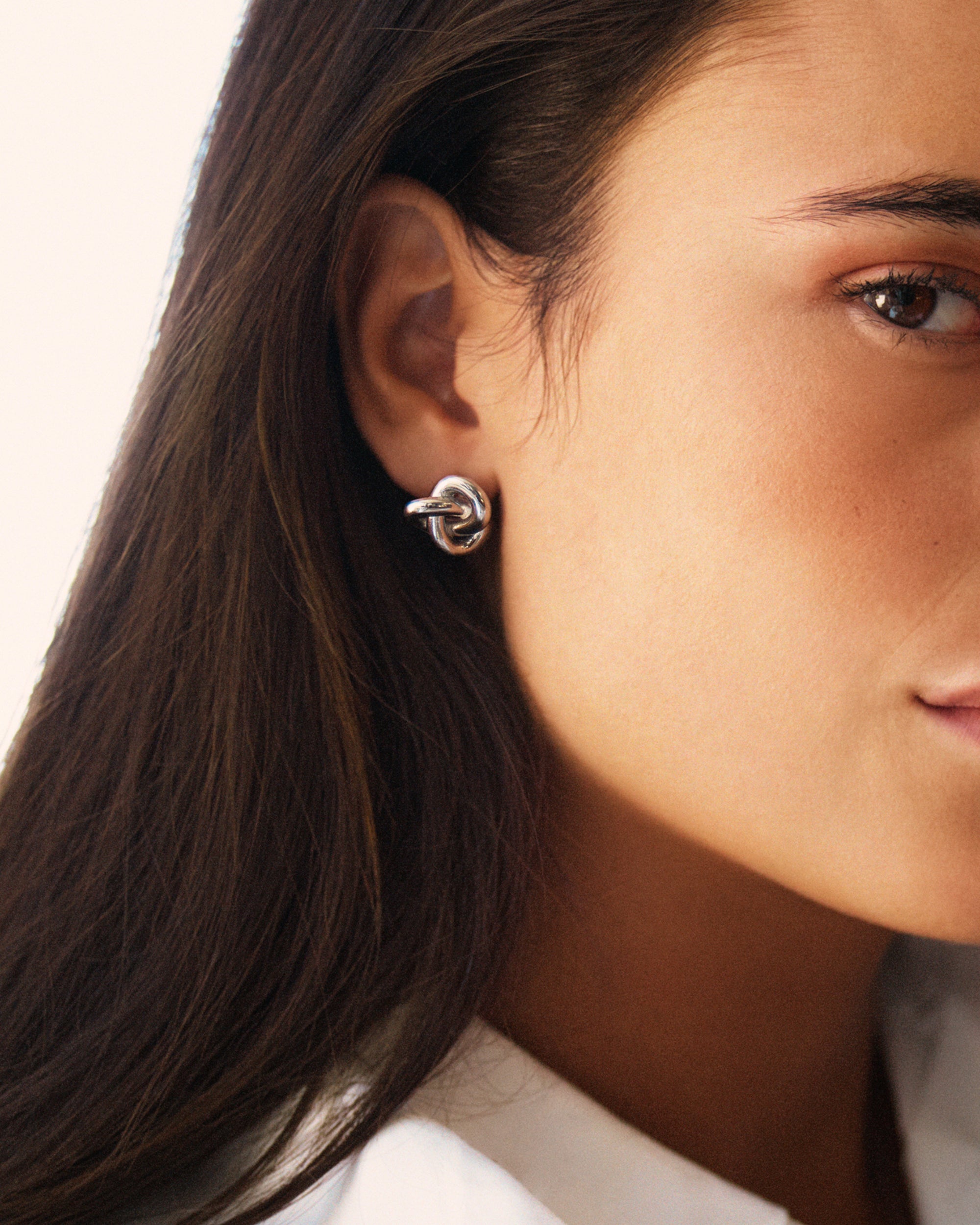 Infinity Knot Studs L Silver