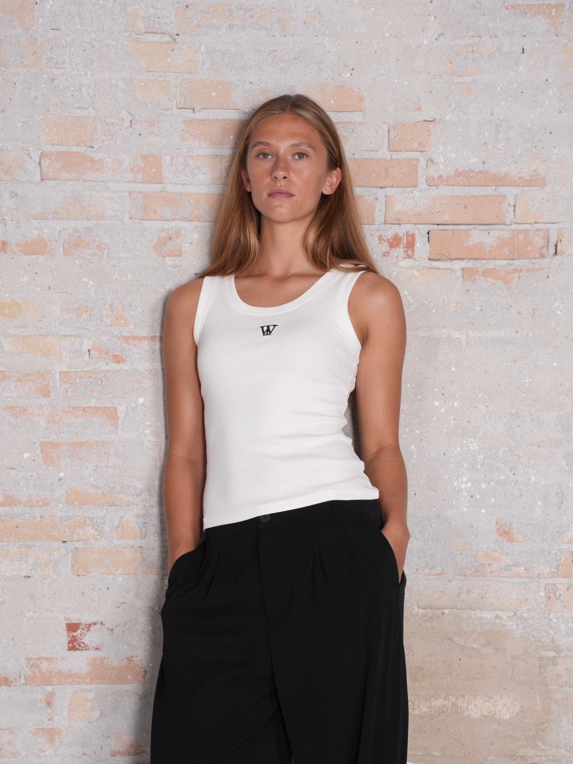 TW Logo Top - White