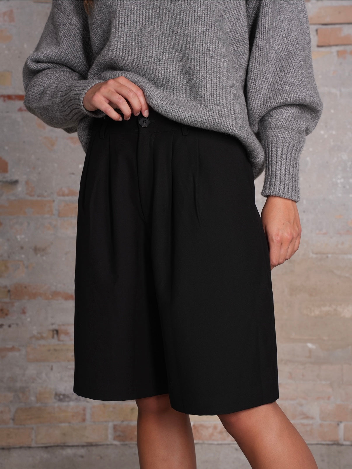 Annika Shorts - Black